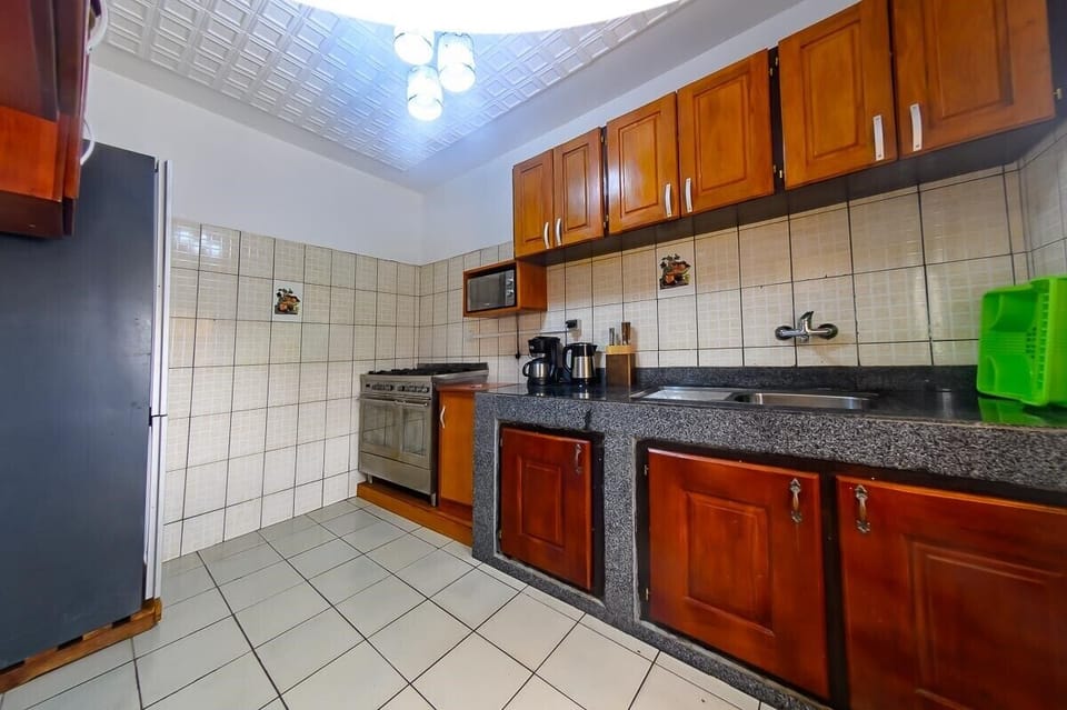 Apartment, 1 Bedroom, Balcony, Garden View | Interior
