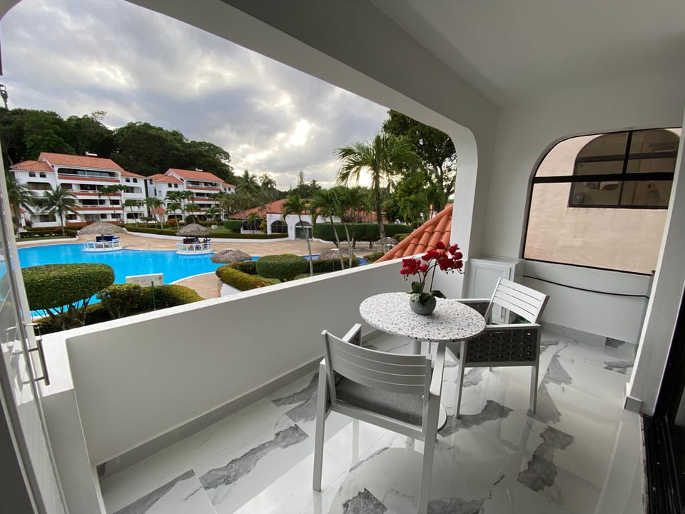 Luxury Apartment | Terrace/patio