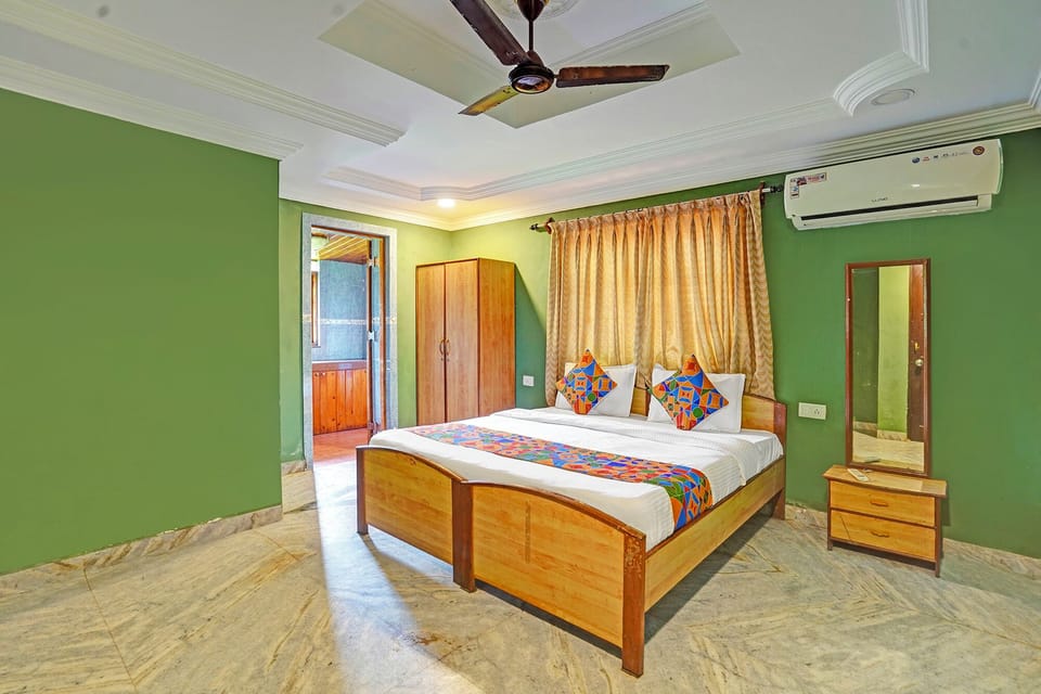 Premium Room | Egyptian cotton sheets, premium bedding, in-room safe, free WiFi