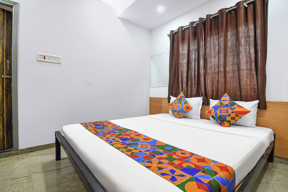 Egyptian cotton sheets, premium bedding, in-room safe, free WiFi