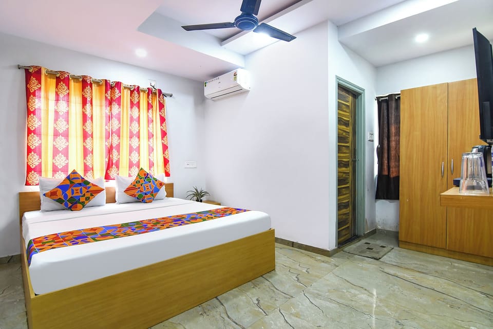 Egyptian cotton sheets, premium bedding, in-room safe, free WiFi