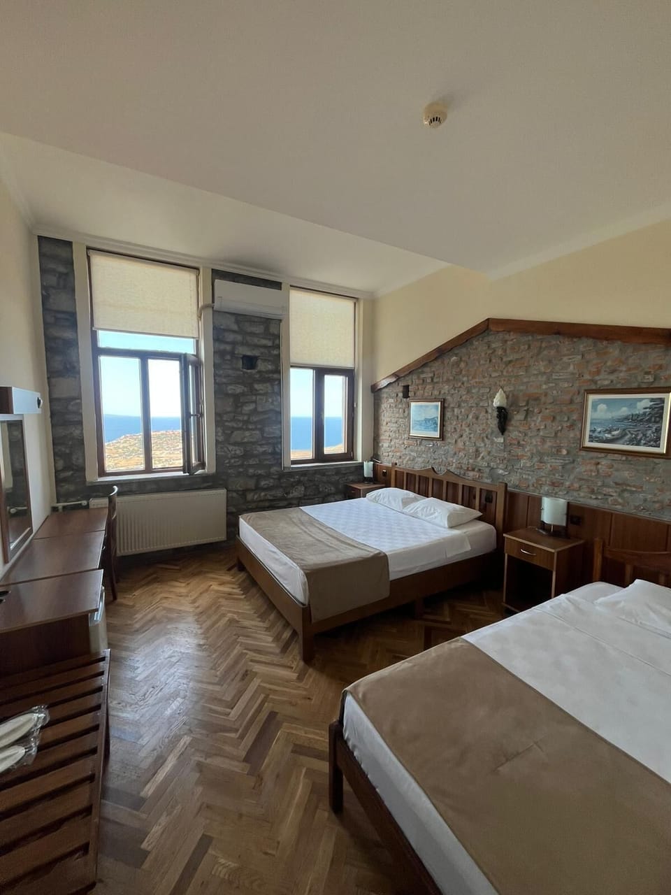 Family Quadruple Room | Desk, free WiFi, bed sheets