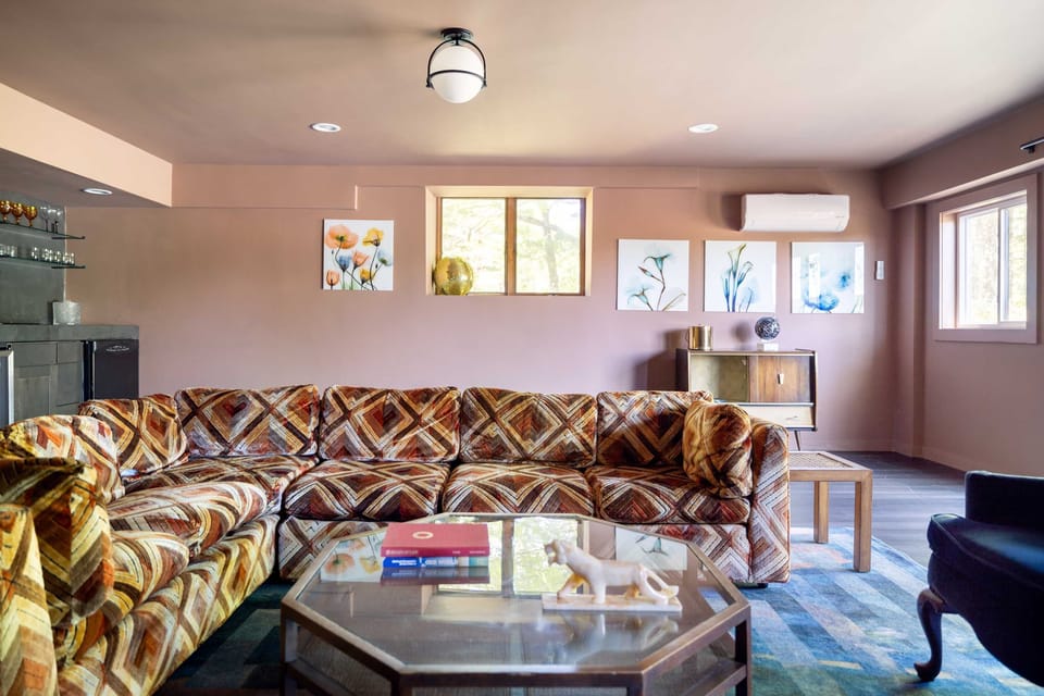 House | 5 bedrooms, desk, Internet
