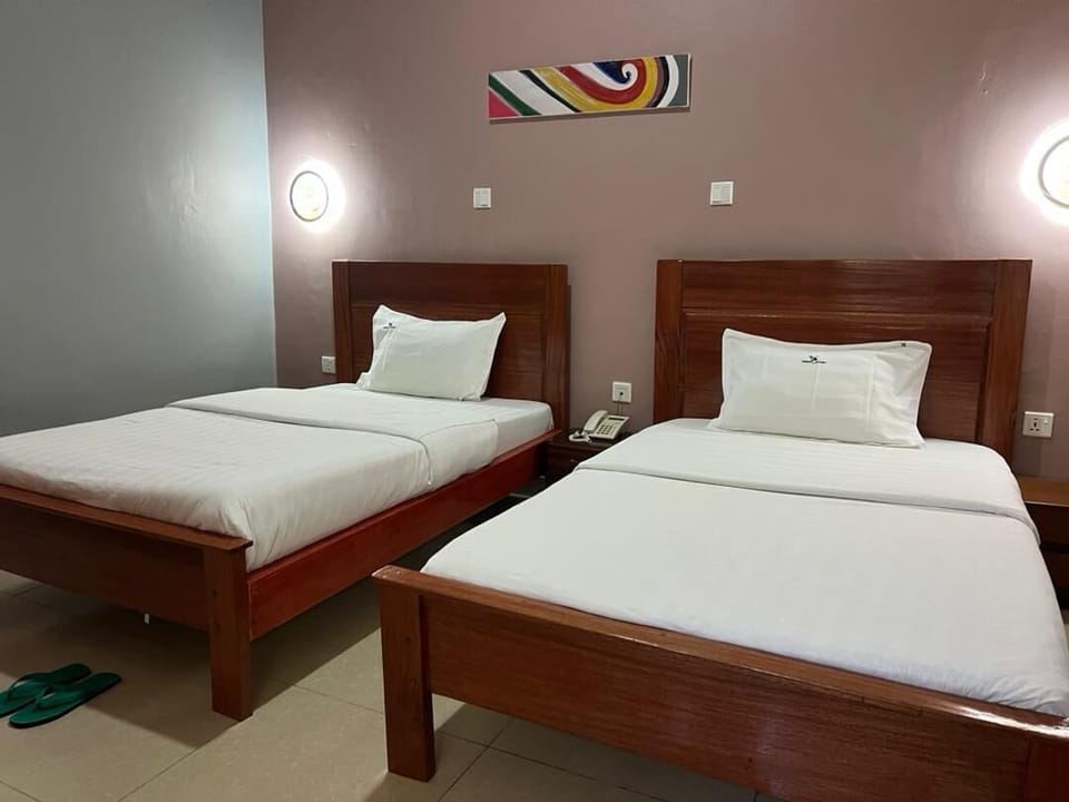 Basic Single Room | Egyptian cotton sheets, premium bedding, down comforters