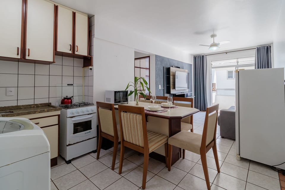 Basic Apartment | Private kitchen | Electric kettle, cookware/dishes/utensils