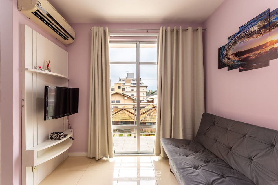 Basic Apartment | Living area | TV