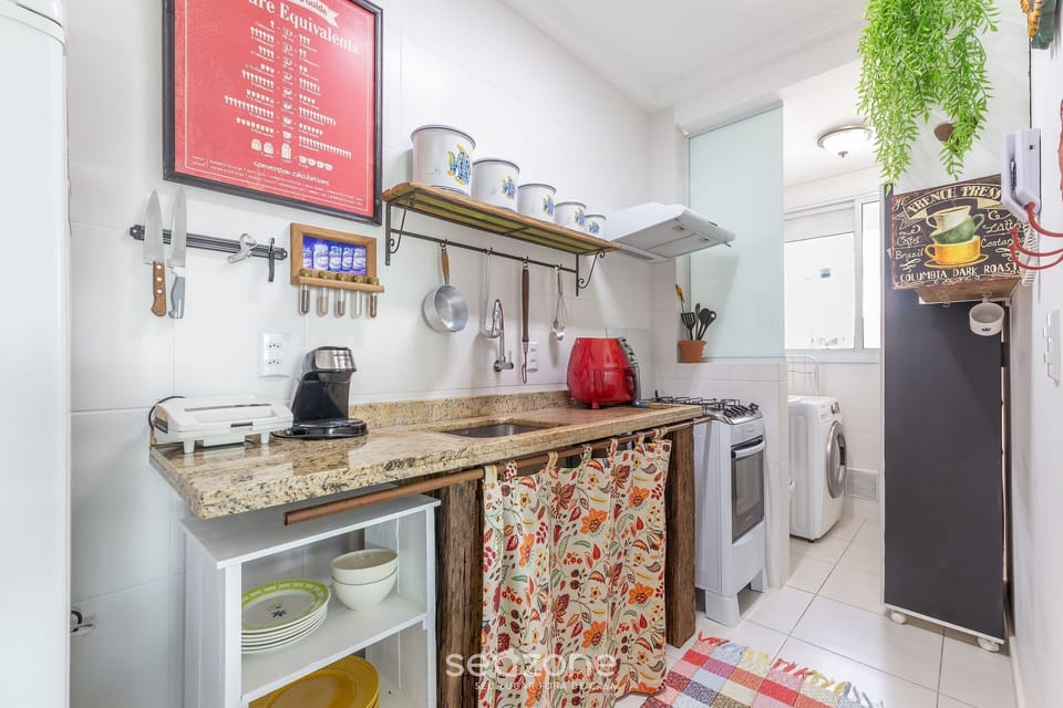 Basic Apartment | Private kitchen | Cookware/dishes/utensils