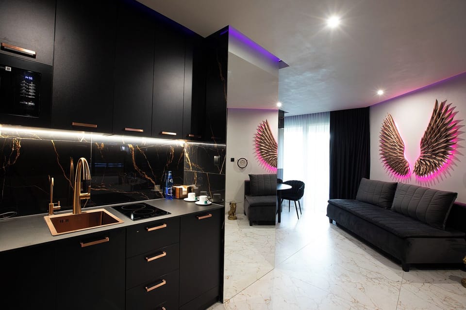 Presidential Apartment | Private kitchen | Full-size fridge, microwave, stovetop, dishwasher