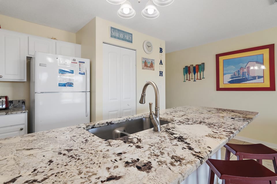 Condo, 1 King Bed with Sofa bed (Island Sands 102) | Private kitchen | Oven, toaster