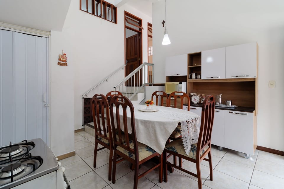 Basic Villa | Dining