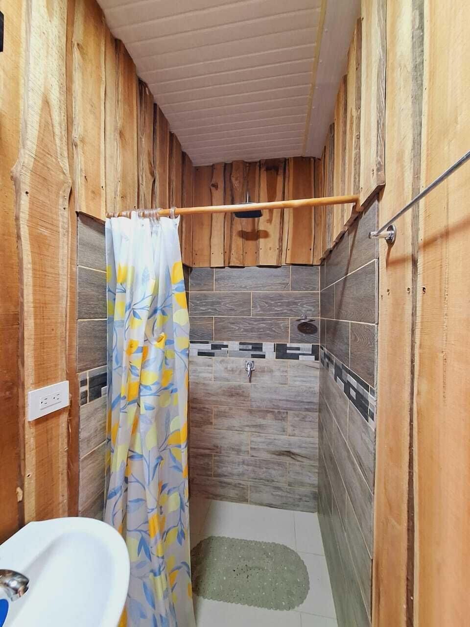 Shower, soap, shampoo, toilet paper