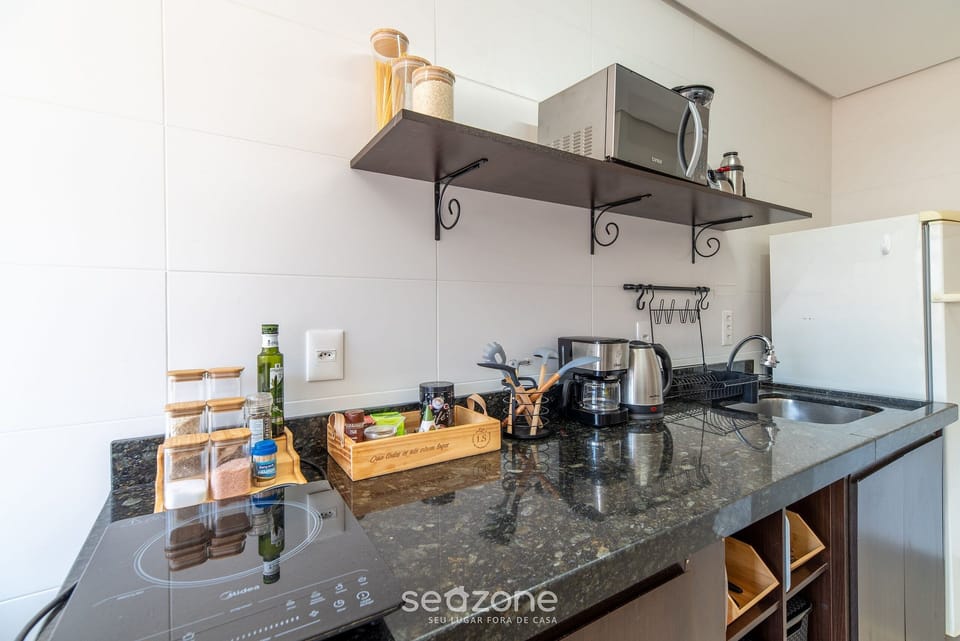 Basic Studio | Private kitchen | Cookware/dishes/utensils