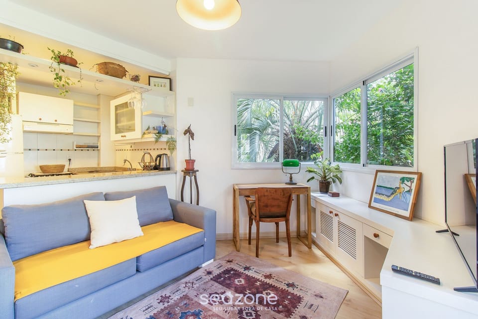 Basic Apartment | Living area