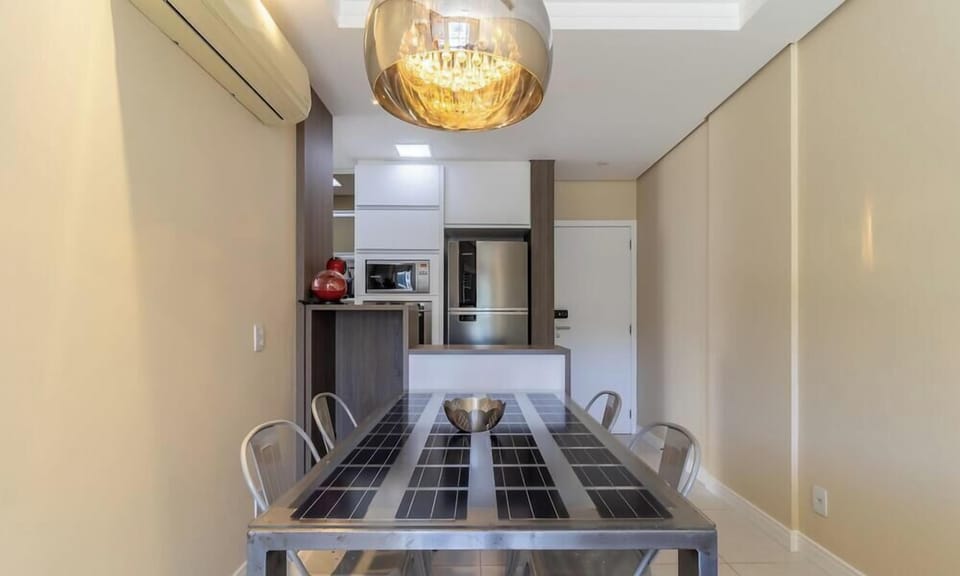 Basic Apartment | Dining