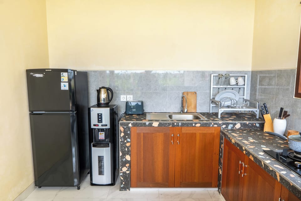 Deluxe Villa | Private kitchen | Electric kettle, cookware/dishes/utensils