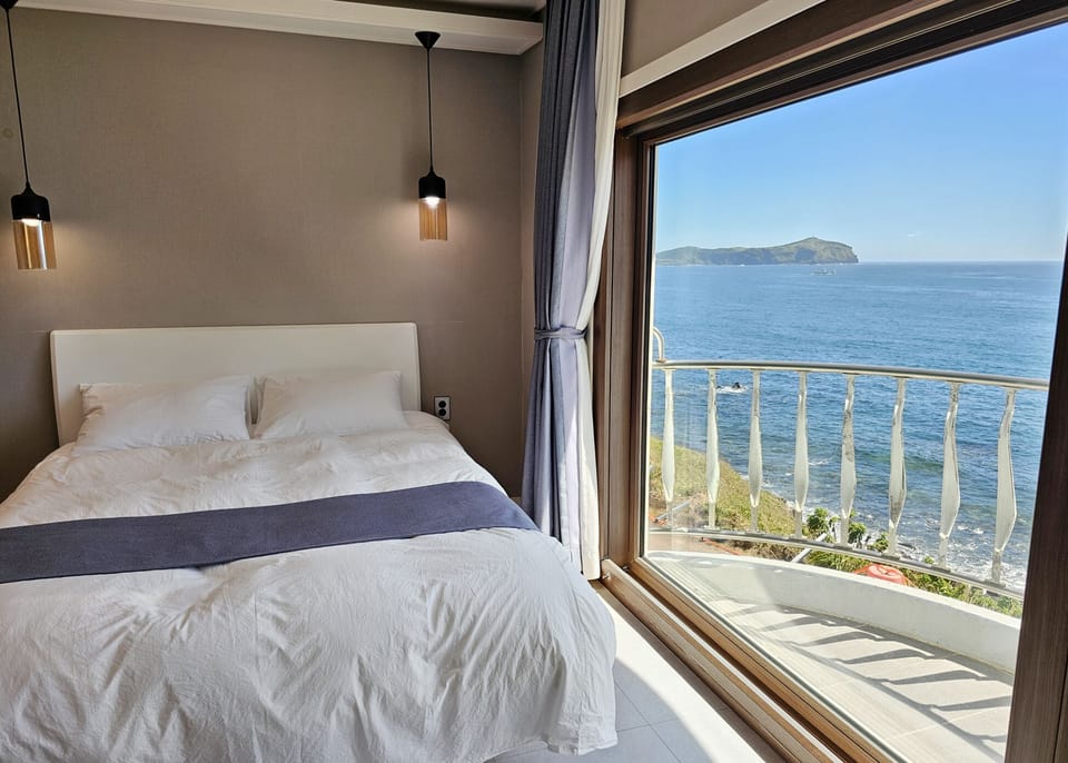 14 Pyeong Fantastic Ocean View Couple Room | WiFi (free)