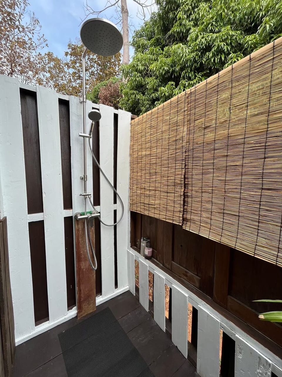 Signature Suite, Hot Tub, Mountain View | Bathroom | Separate tub and shower, deep soaking tub, rainfall showerhead