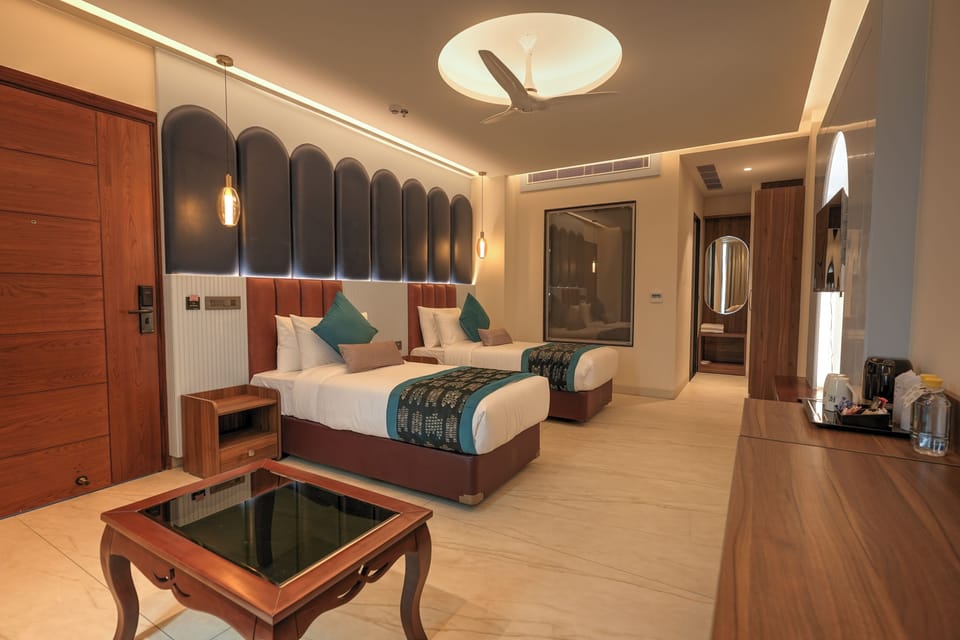 Superior Twin Room | Desk, laptop workspace, soundproofing, free WiFi
