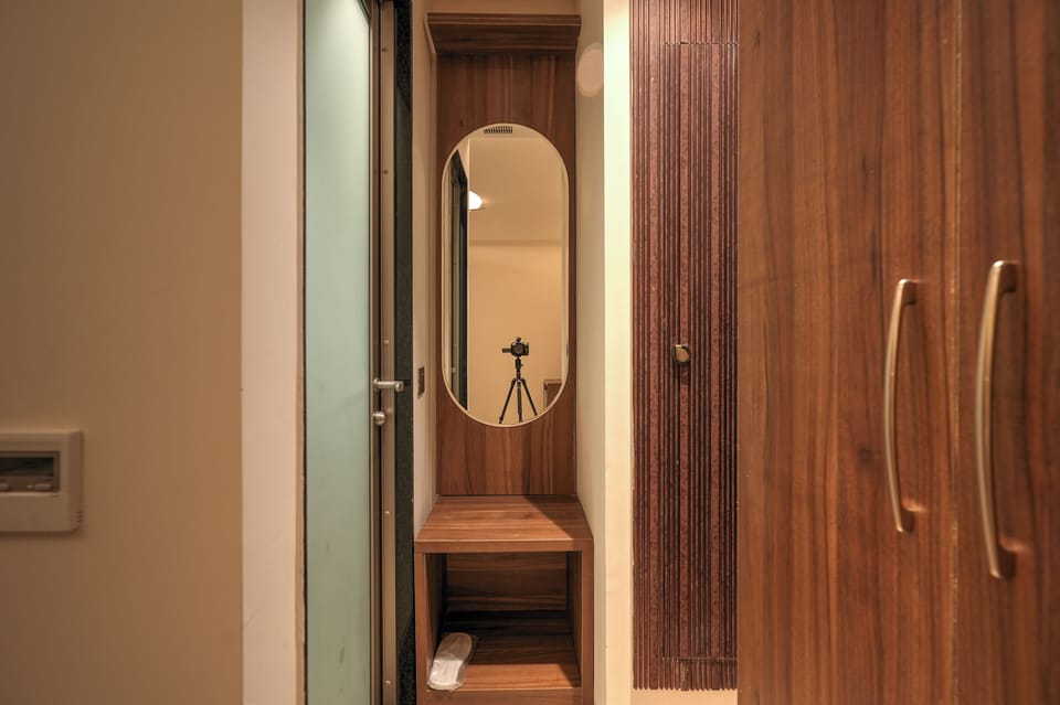 Deluxe Room | Wardrobe