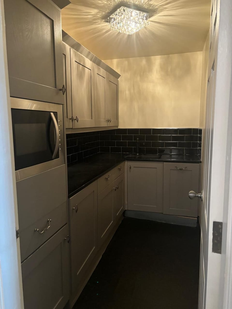 Grand Double Room, City View | Private kitchen