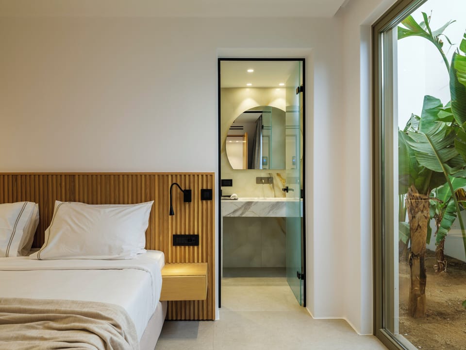 Signature Villa, Patio, Lake View | In-room safe, desk, blackout drapes, soundproofing