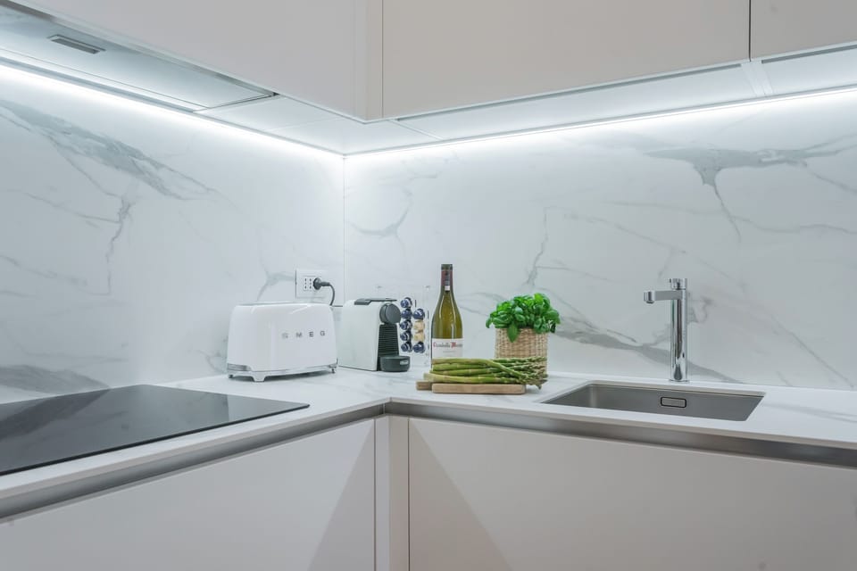 Apartment (1 Bedroom) | Private kitchen | Microwave, dishwasher, electric kettle, toaster