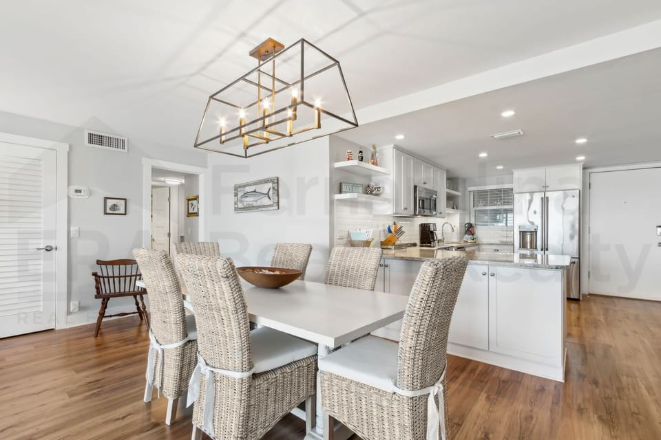 Condo, 3 Bedrooms | Dining