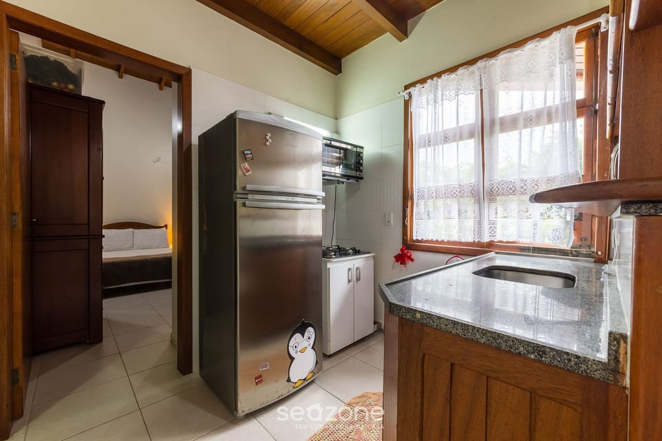 Basic Apartment | Private kitchen | Cookware/dishes/utensils
