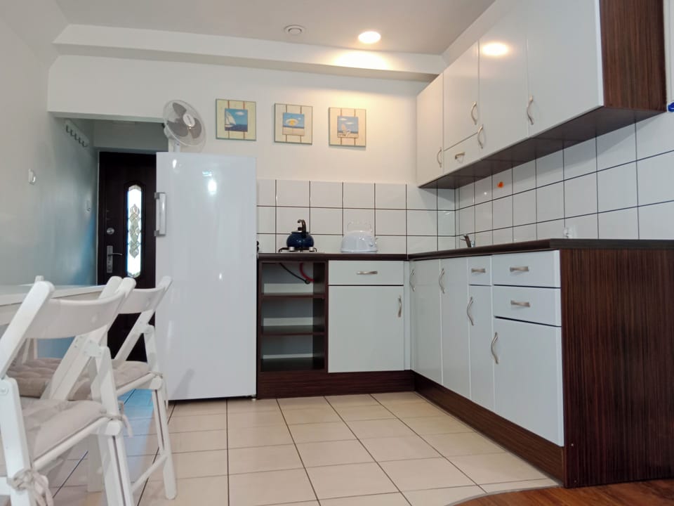 Comfort Studio Suite | In-room dining