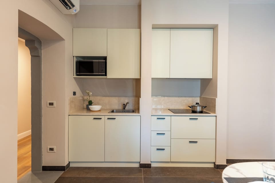 Private kitchen | Shared fridge, microwave