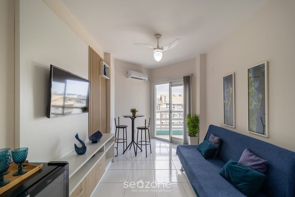 Basic Apartment | Living area