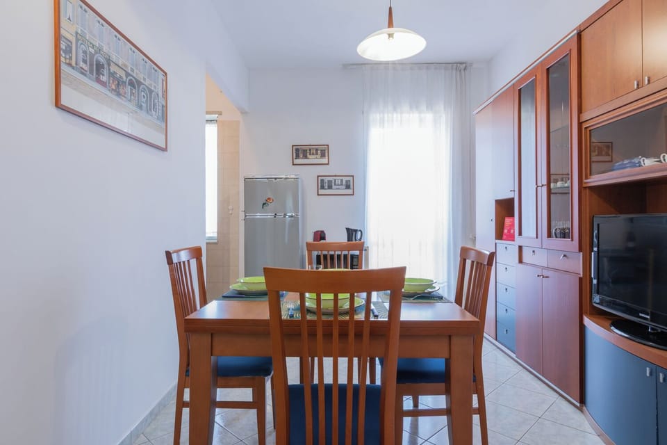 Apartment, 2 Bedrooms | Living area | 30-inch TV with satellite channels