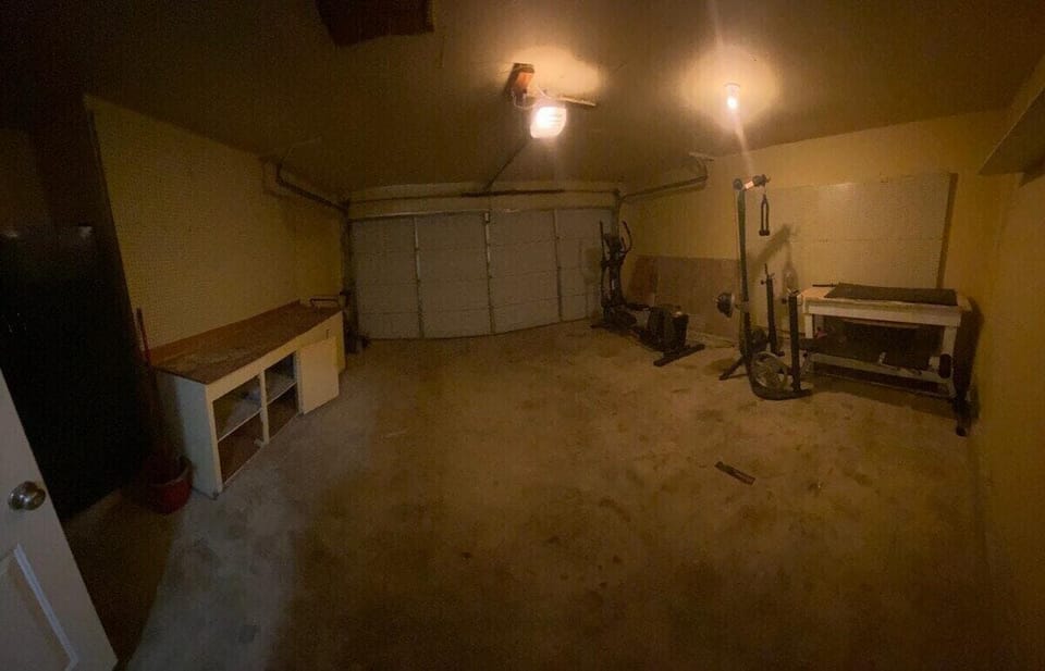 Deluxe House, Private Bathroom | Parking | Free self parking