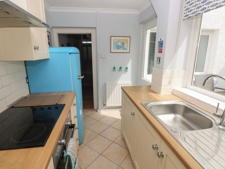 Fridge, microwave, dishwasher, toaster