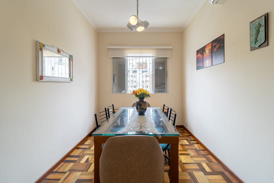 Basic Apartment | Dining