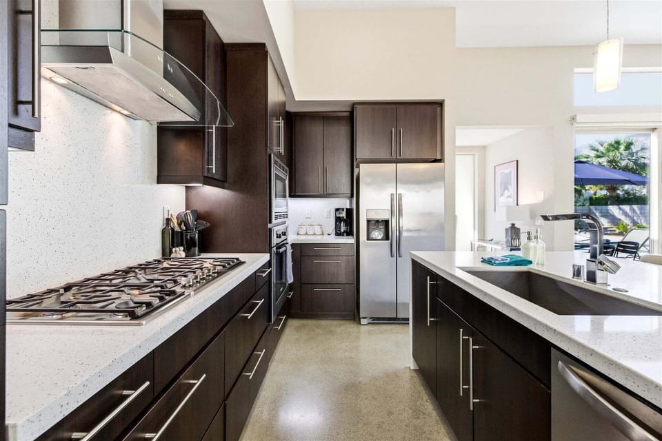 House, Multiple Beds, Pool Access, Mountain View (Lucent) | Private kitchen