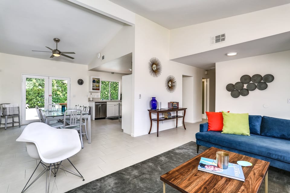 House, Multiple Beds, Pool Access, Pool View (Luring) | Living area