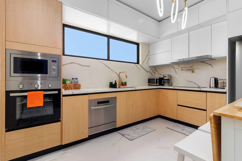 Apartment, 1 Bedroom, Kitchen, Pool View | Private kitchen | Coffee/tea maker, electric kettle