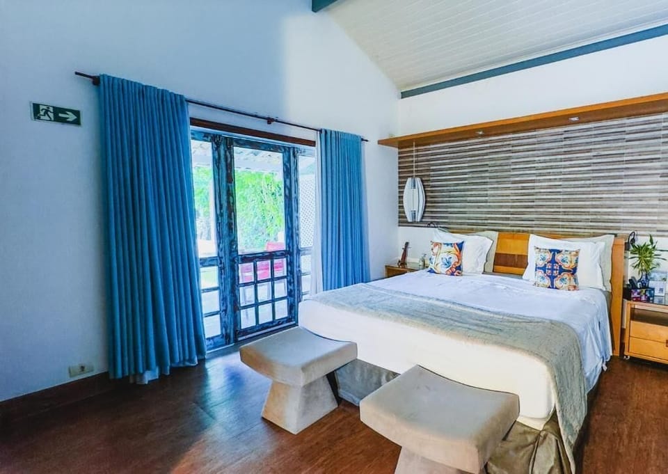 Suite, Private Pool, Garden View | In-room safe, iron/ironing board, free WiFi
