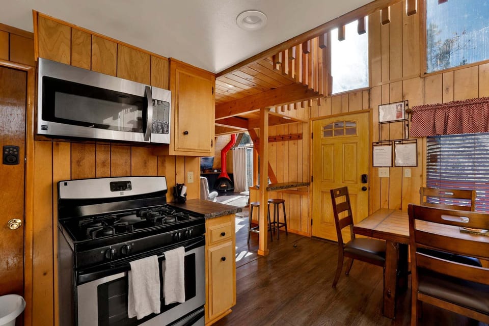 Cabin, Multiple Beds, Pool Access, Mountain View (VC653) | Private kitchen