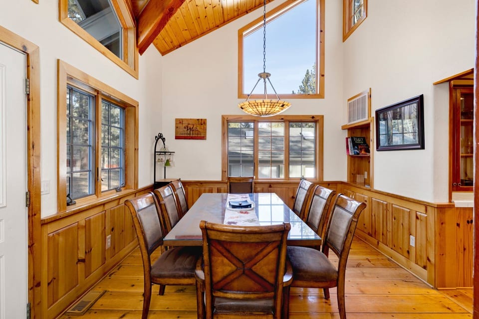 Cabin, Multiple Beds, Pool Access, Mountain View (VC445) | Dining