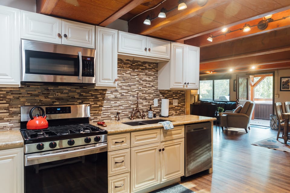 Cabin, Multiple Beds, Pool Access, Mountain View (2552) | Private kitchen