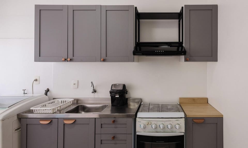 Basic Apartment | Private kitchen | Cookware/dishes/utensils