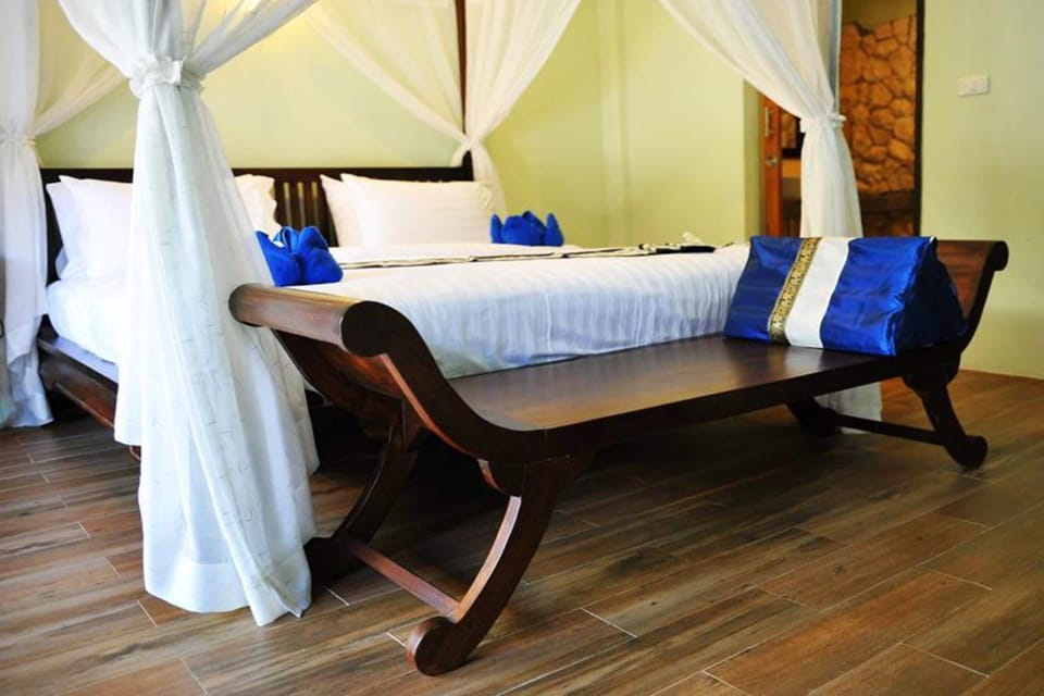 Superior Room, Pool Access | Desk, cribs/infant beds, rollaway beds, free WiFi