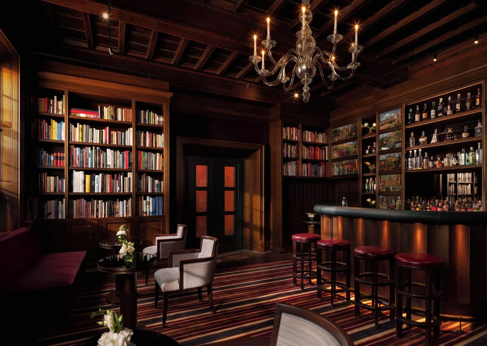2 bars/lounges, poolside bar