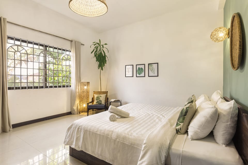 Superior Double Room, 1 King Bed | Desk, laptop workspace, free cribs/infant beds, free WiFi