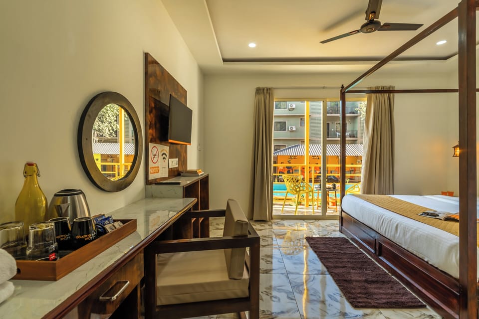 Superior Double Room with Balcony | Soundproofing, free WiFi, bed sheets