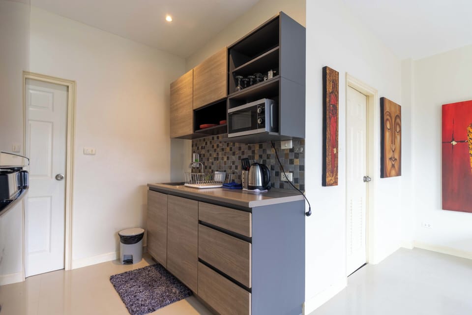 Basic Apartment | Private kitchen