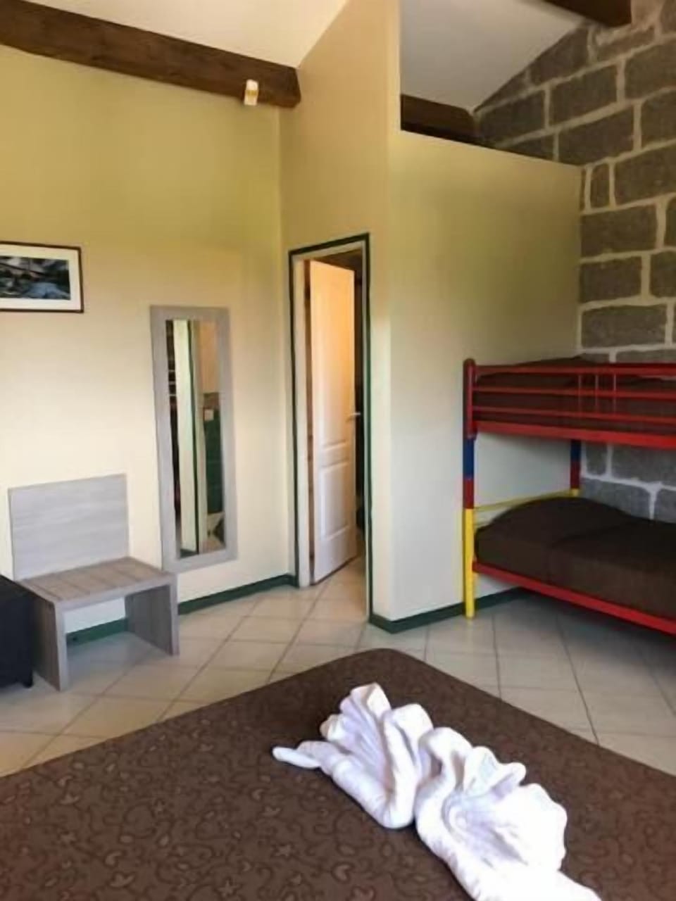 Premium bedding, desk, blackout drapes, soundproofing