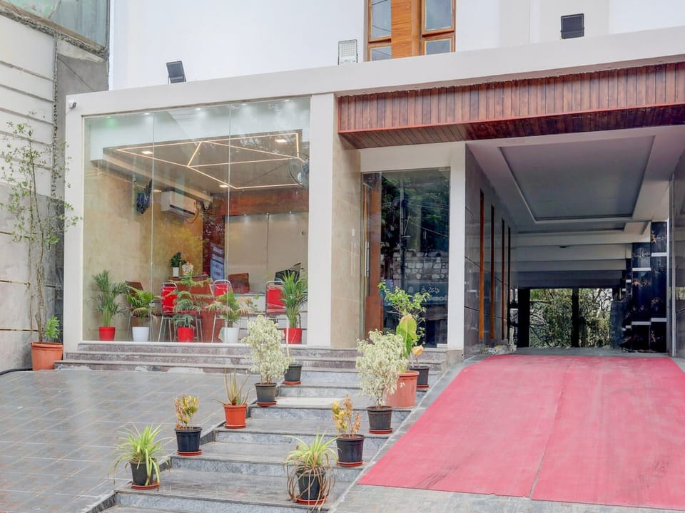 House | Reception